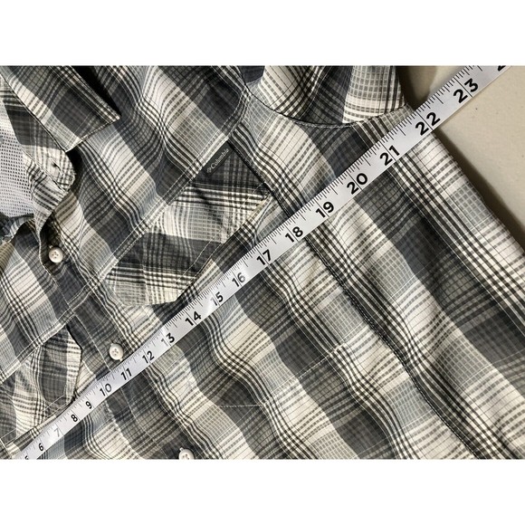 Columbia Men's Button Up Short Sleeve Shirt Gray Plaid Size Medium - Picture 3 of 6